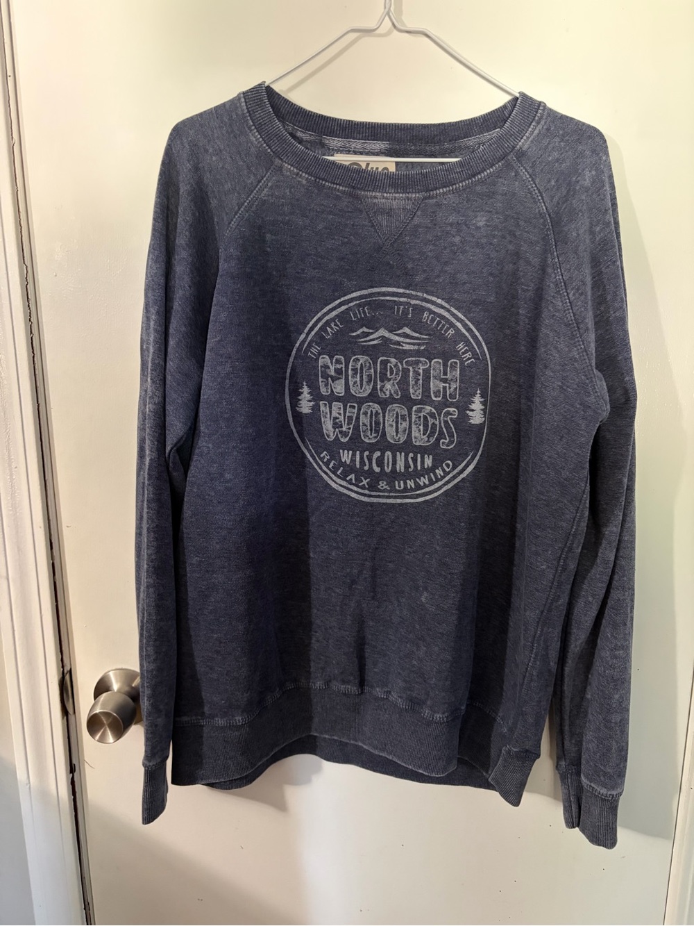 NWOT Women's Blue 84 Large Blue Crewneck Sweatshirt North Woods Wisconsin Tote16